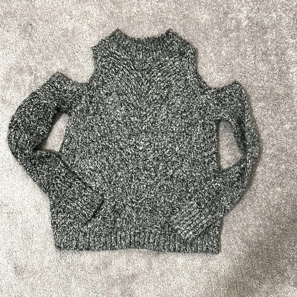 Express thick knit cold shoulder sweater! - Picture 1 of 1